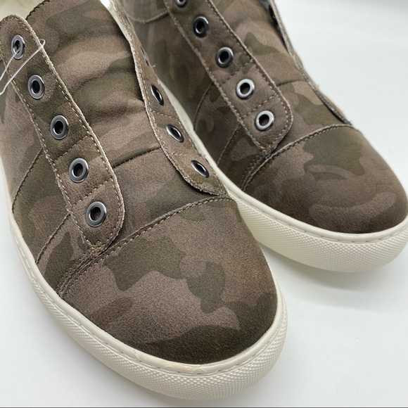 Coconuts by Matisse Women’s Slip On Camo Sneaker - Picture 6 of 11